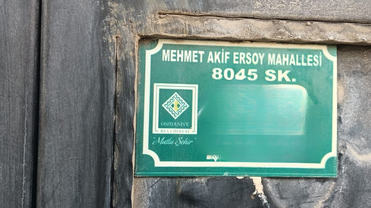 Osmaniye'de Altyapı Kabusu! 8045 Sokak’ta Kanalizasyon Taştı (4)