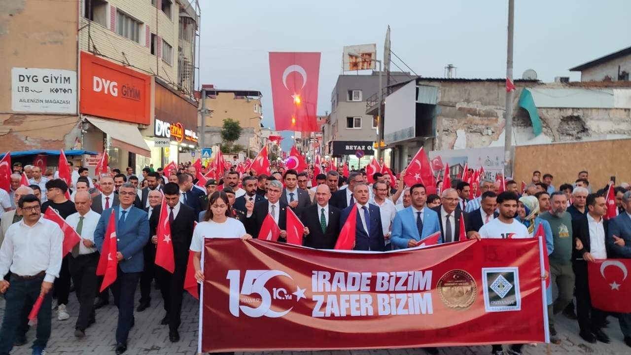 Osmaniye'de Binler 15 Temmuz'da Tek Yürek (2)