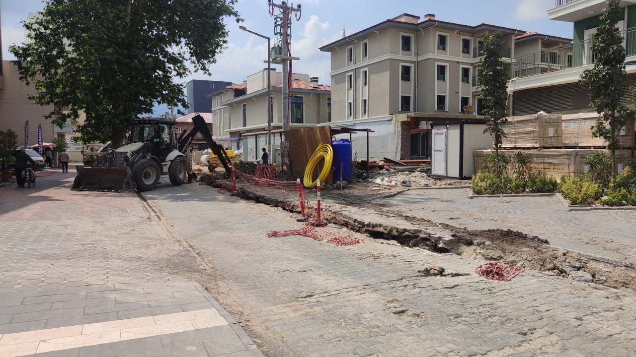 Osmaniye'de Deprem Toki̇ Konutlarında Altyapı Çalışması Sürüyor (1)