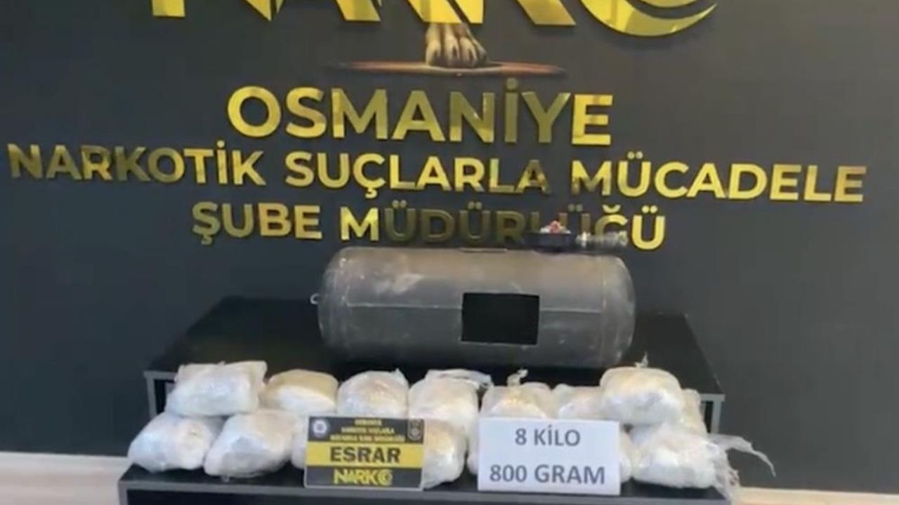 Osmaniye'de Dev Operasyon! Çekici Üzerindeki Araçtan 8.8 Kilo Madde Çıktı!