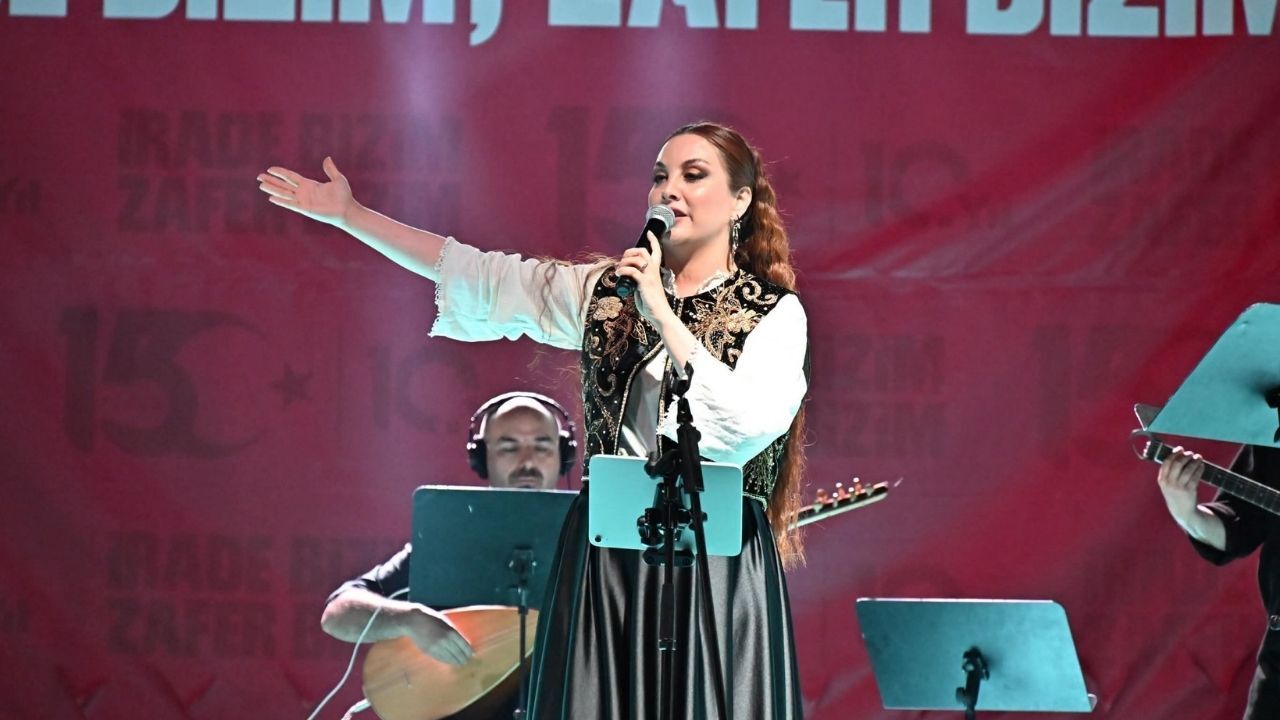Osmaniye'de Park Halindeki Araçta Yangın Çıktı!-3