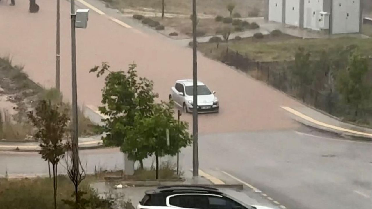 Osmaniye'de Yağış Sonrası Arama Kurtarma Ve Tahliye Mesaisi (1)