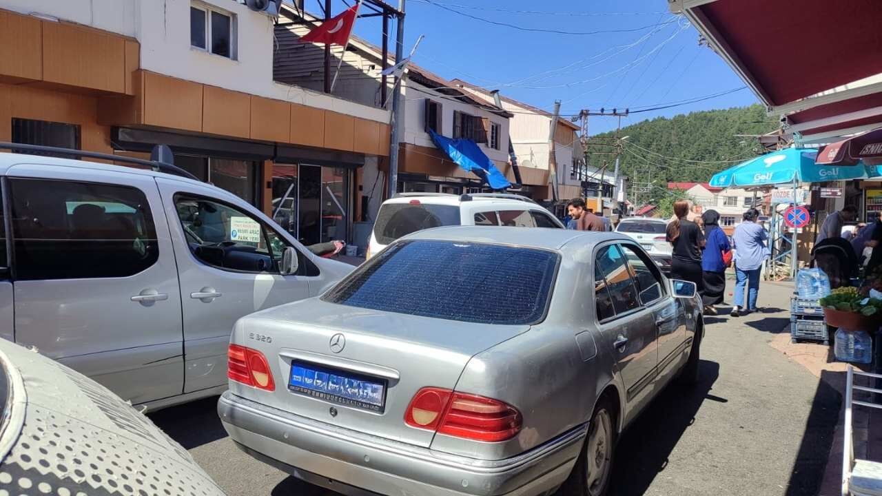 Osmaniye'deki Sıcaklık Zorkun Çarşısı'nı Hareketlendirdi (2)