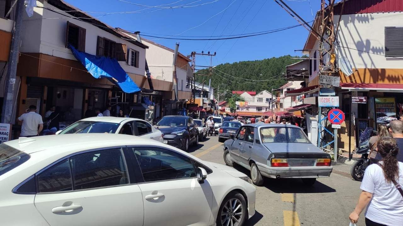 Osmaniye'deki Sıcaklık Zorkun Çarşısı'nı Hareketlendirdi (3)