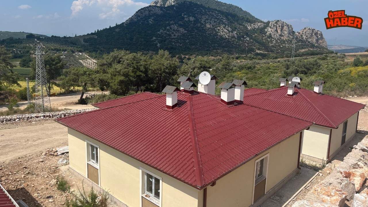 Osmaniyeli Afetzedelerden TOKİ'nin Köy Evlerine Tam Not