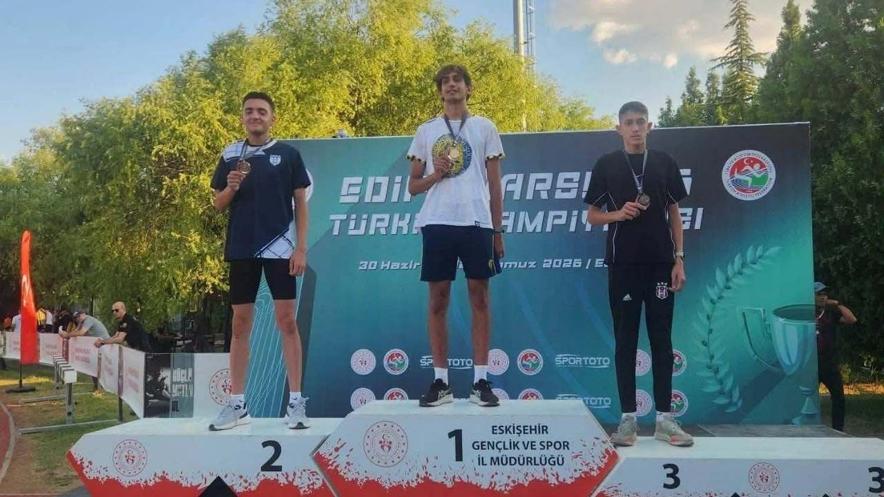 Osmaniyeli Alara Su Yüksel Disk Atmada Türkiye Şampiyonu Oldu