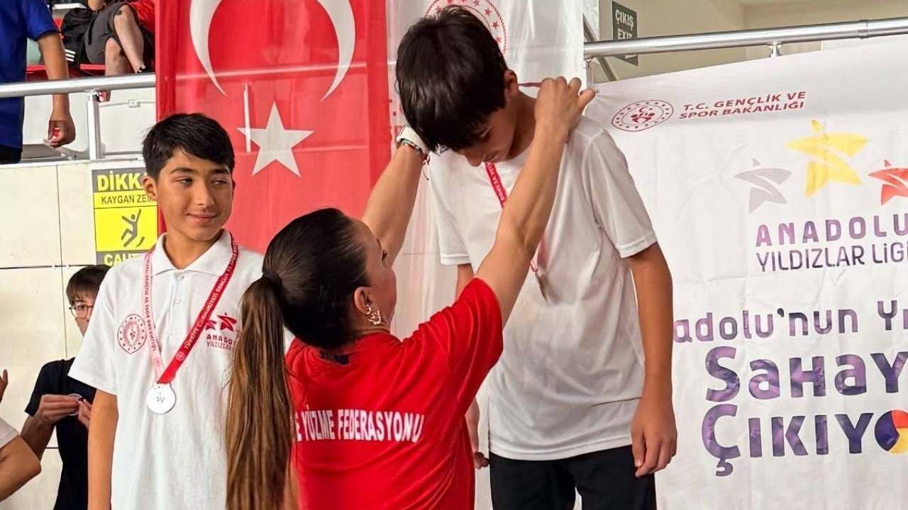 Osmaniyeli Yüzücü Berat Topkara Anali̇g Türkiye Finalleri'ne Yükseldi (1)