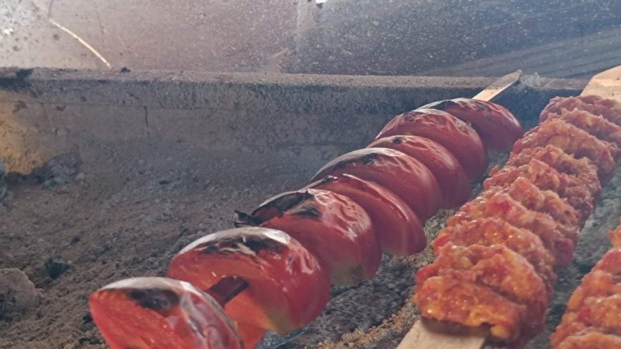 Osmaniye'nin İlk Tescilli Adana Kebapçısı Lezzette Fark Yaratıyor (4)