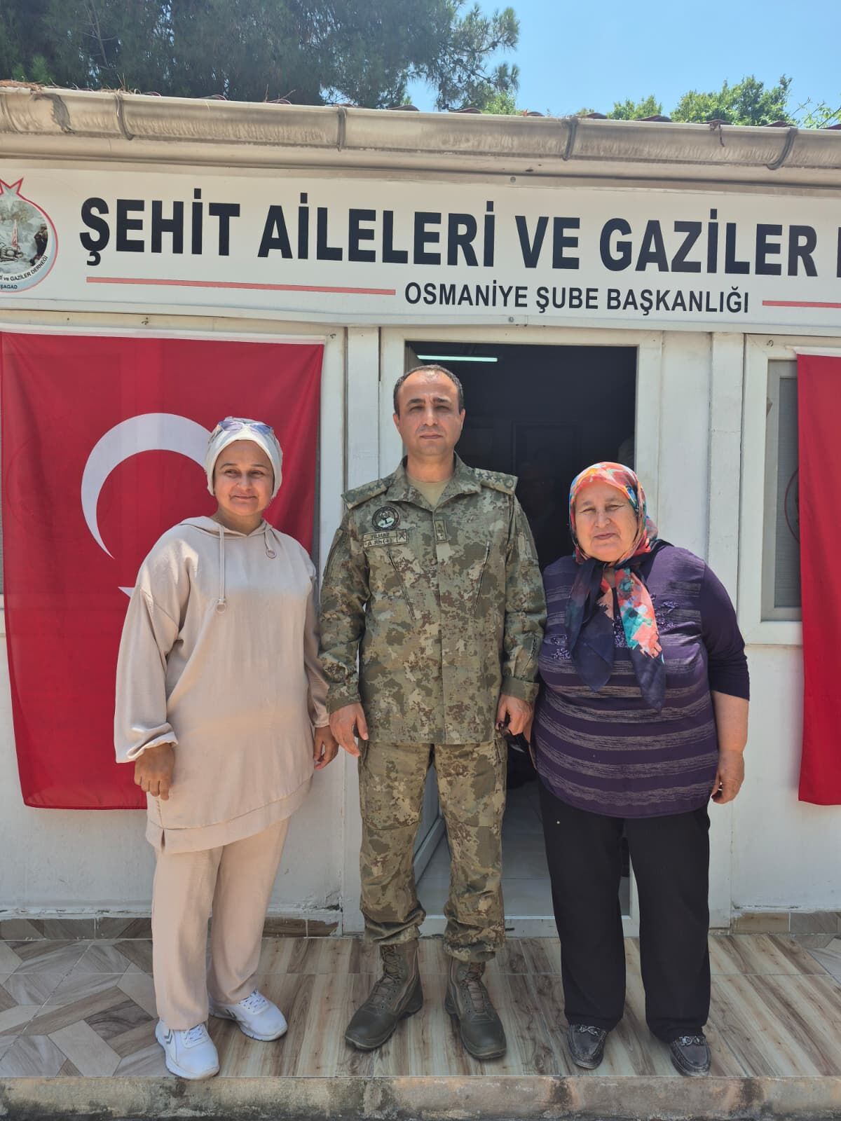 Piyade Komando Albay Hüseyin Yılmaz'dan Şehit Aileleri Ve Gaziler Derneği'ne Veda Ziyareti3