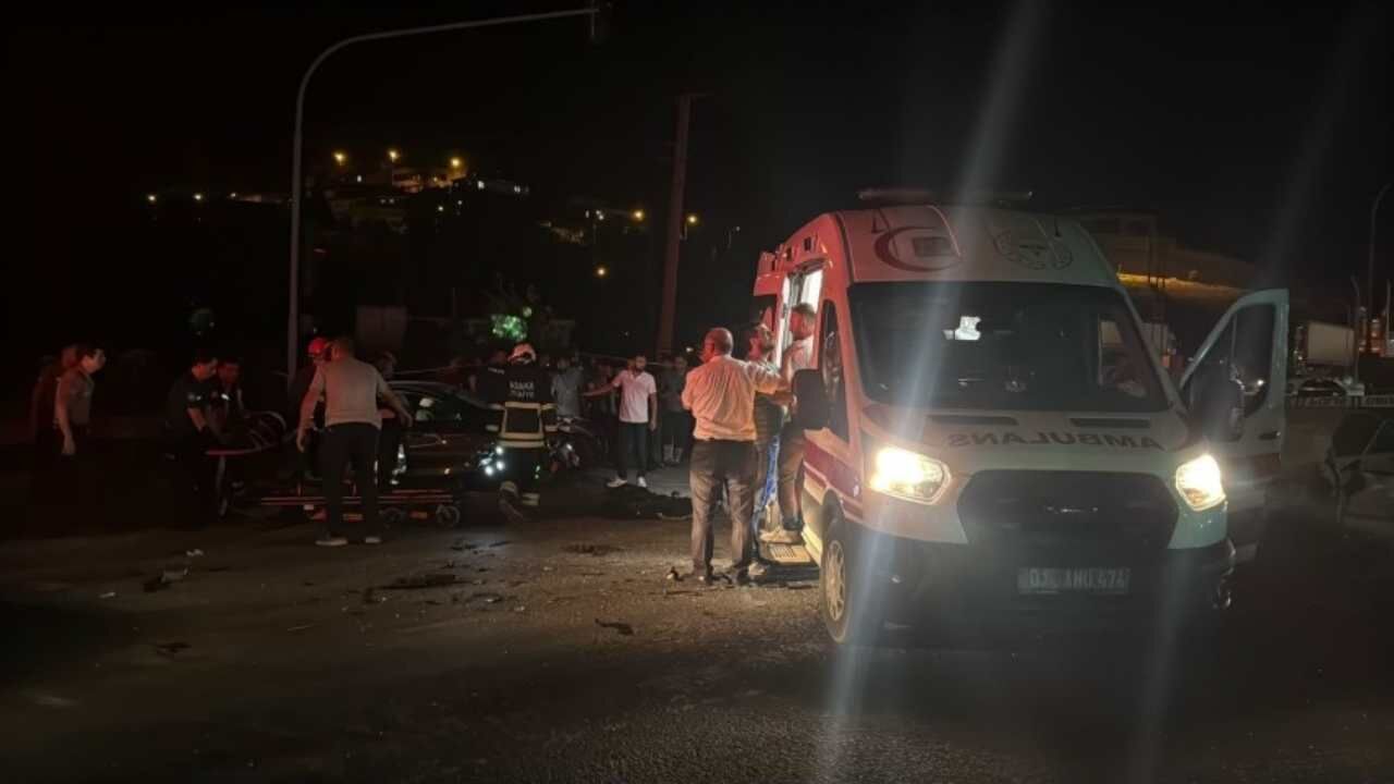 Pozantı D 750 Kara Yolunda Feci Kaza Gerçekleşti (2)