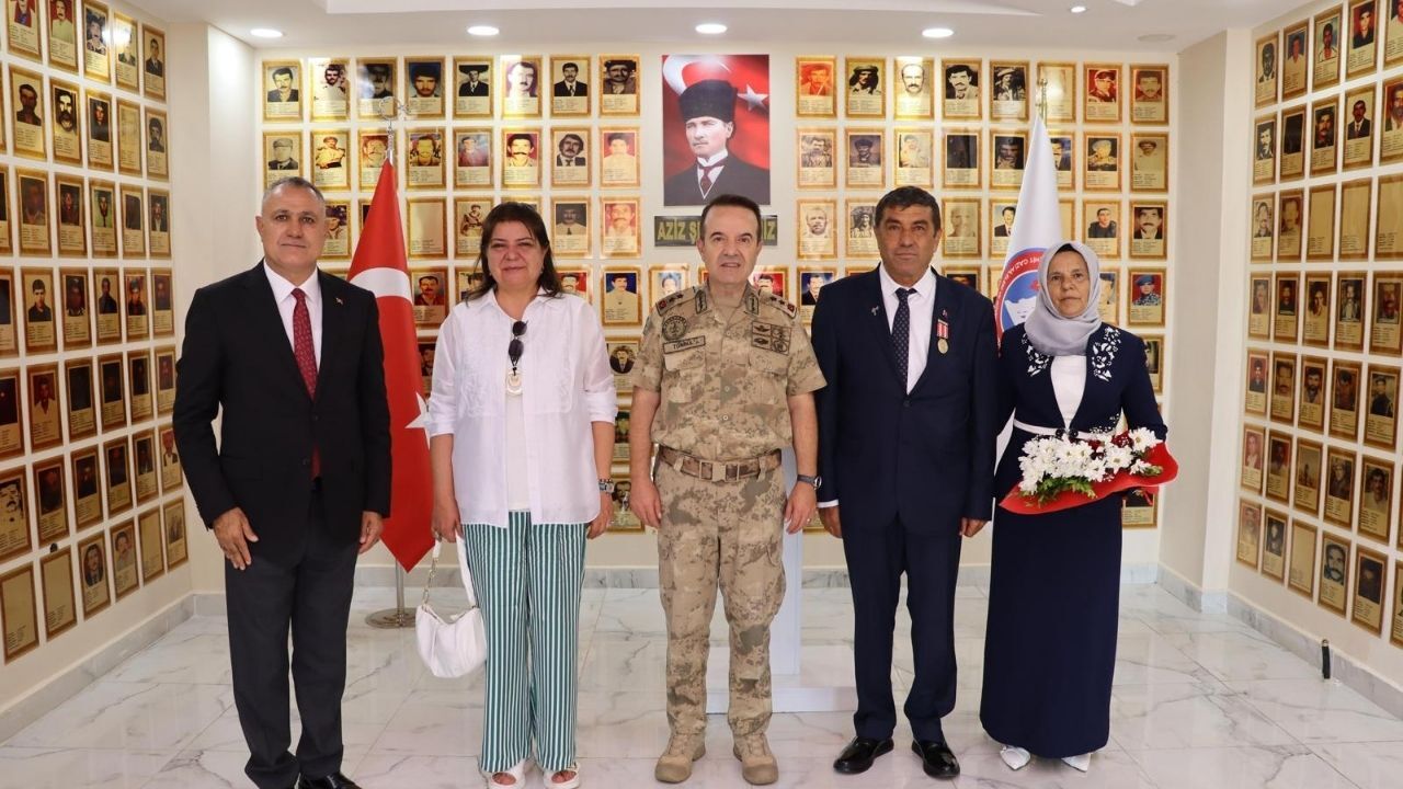 Şehit Aileleri Ve Gaziler Heyeti Tümgeneral Zafer Tombul Ile Bir Araya Geldi (2)