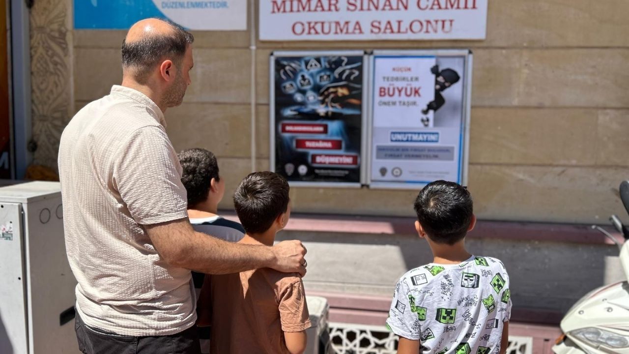 Toplum Destekli Polisten İl Genelinde Bilgilendirme Çalışması (1)