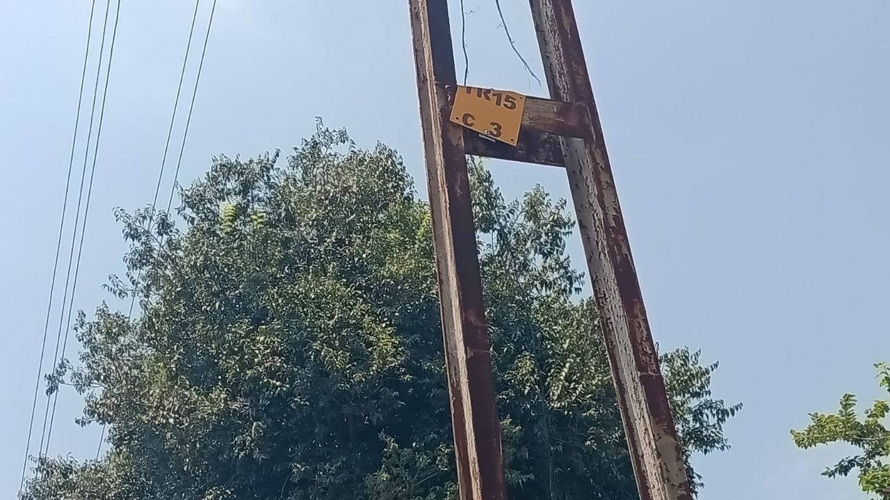 Toprakkale’de Yanlış Monte Edilen Sokak Lambası Görenleri Şaşırttı! (1)