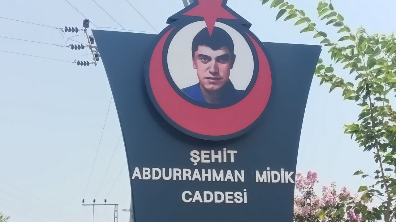 Toprakkale’de Yanlış Monte Edilen Sokak Lambası Görenleri Şaşırttı!