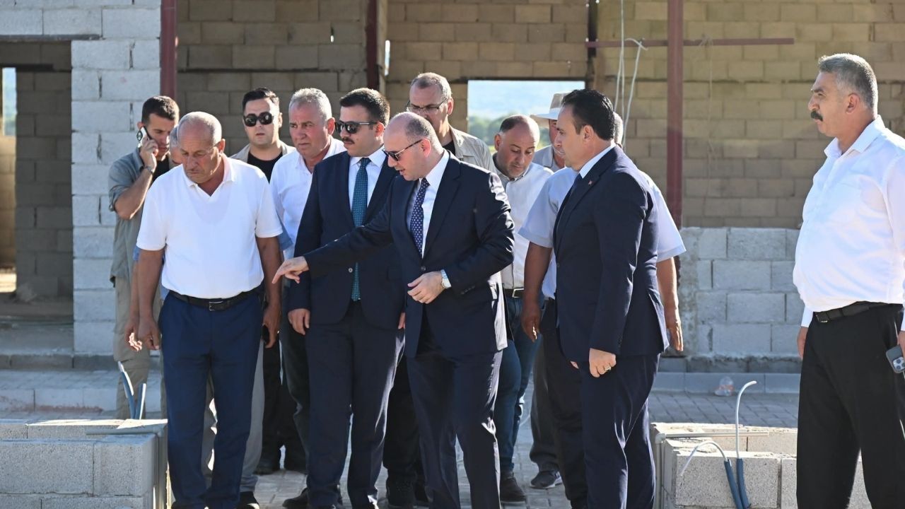 Vali Serdengeçti Düziçi Beldelerinde İhtiyaçları Dinledi (1)