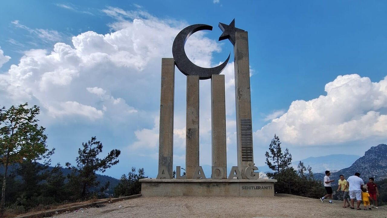 Adana'nın O Tepesi Manzarasıyla Büyülüyor, Tarihiyle Duygulandırıyor (1)