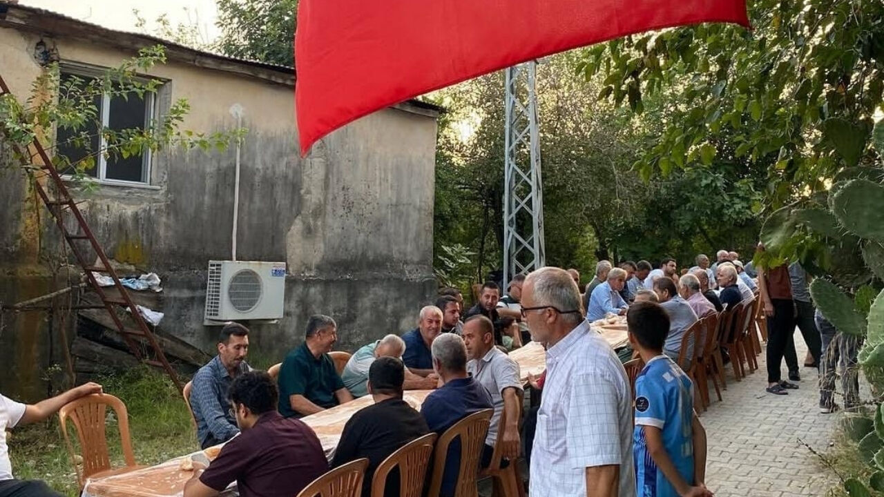 Anahtar Parti Kadirli’den şehit Taner Torun için anlamlı katılım