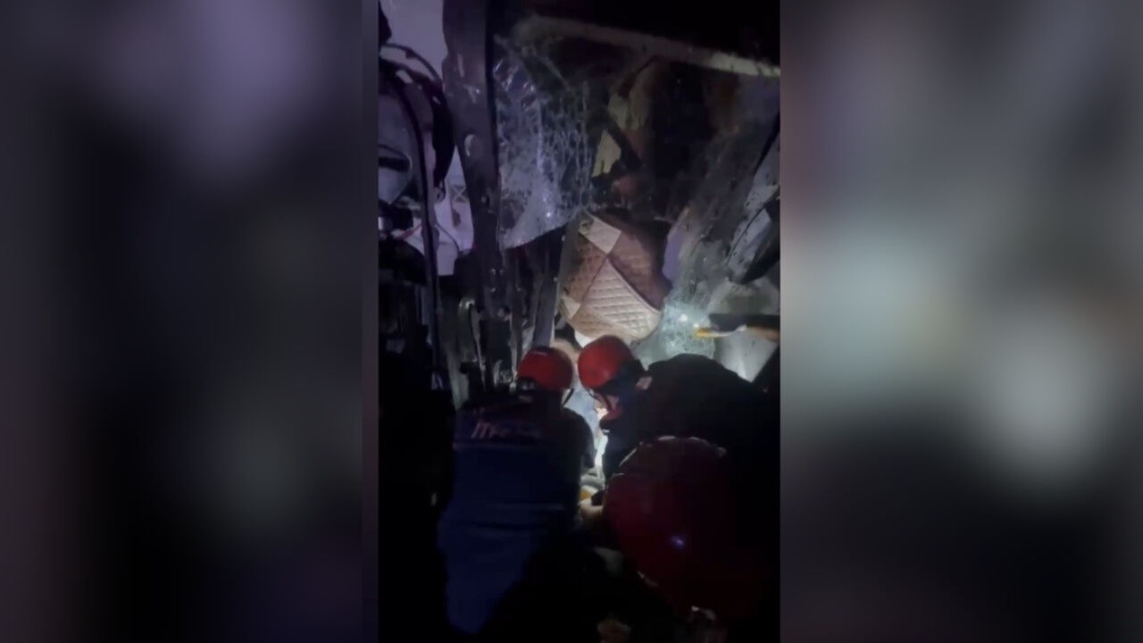 Dorseye Çarpan Çekici Yan Yattı (1)-1