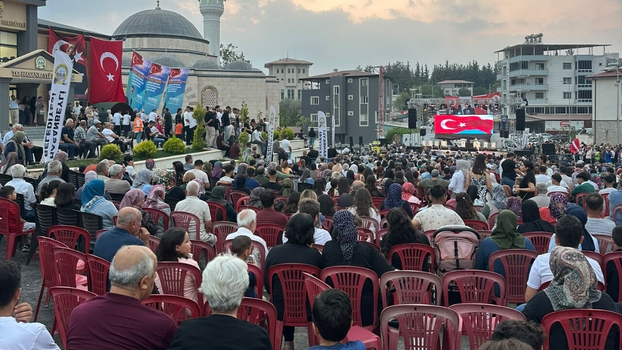 Hasanbeyli'de Meydan Doldu Taştı! Latif Doğan Ve Aynur Polat Ile Tarihi Gece (2)