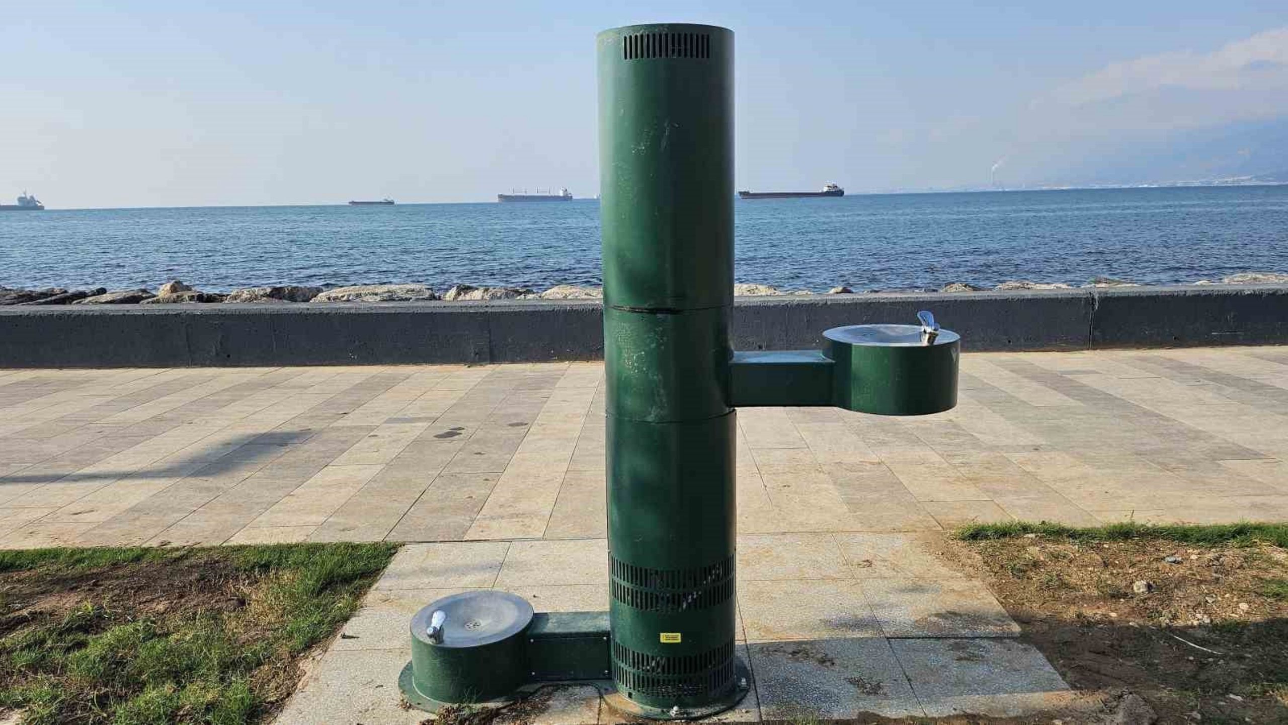 İskenderun Sahilindeki Ücretsiz Soğuk Su Sebilleri Vatandaşlara Nefes Oluyor (1)
