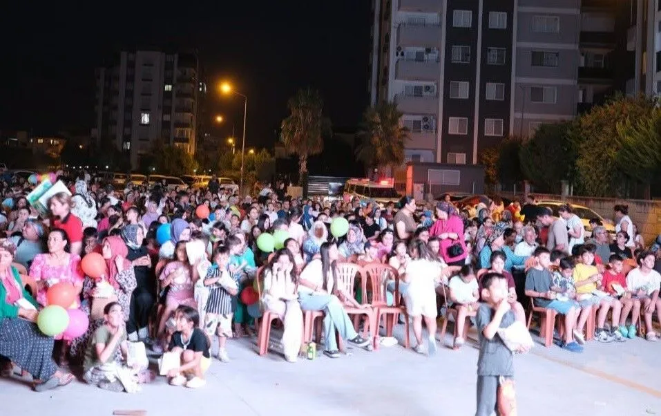 Kadirli Belediyesi'nden Yaz Sürprizi! Açık Hava Sineması Başladı