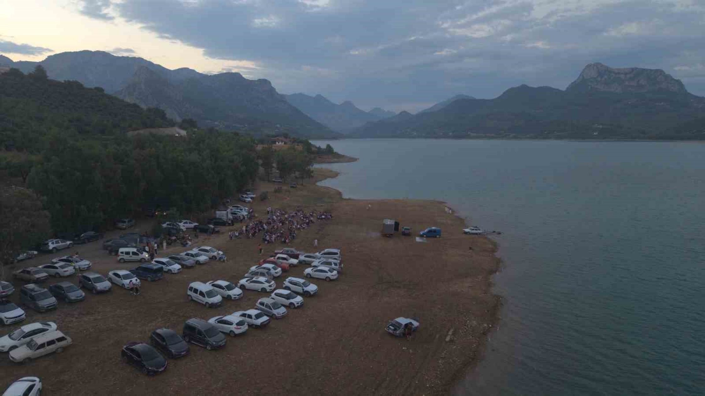 Kozan Barajı Kıyısında Düzenlenen Ilk Açık Hava Sineması Gerçekleşti (2)
