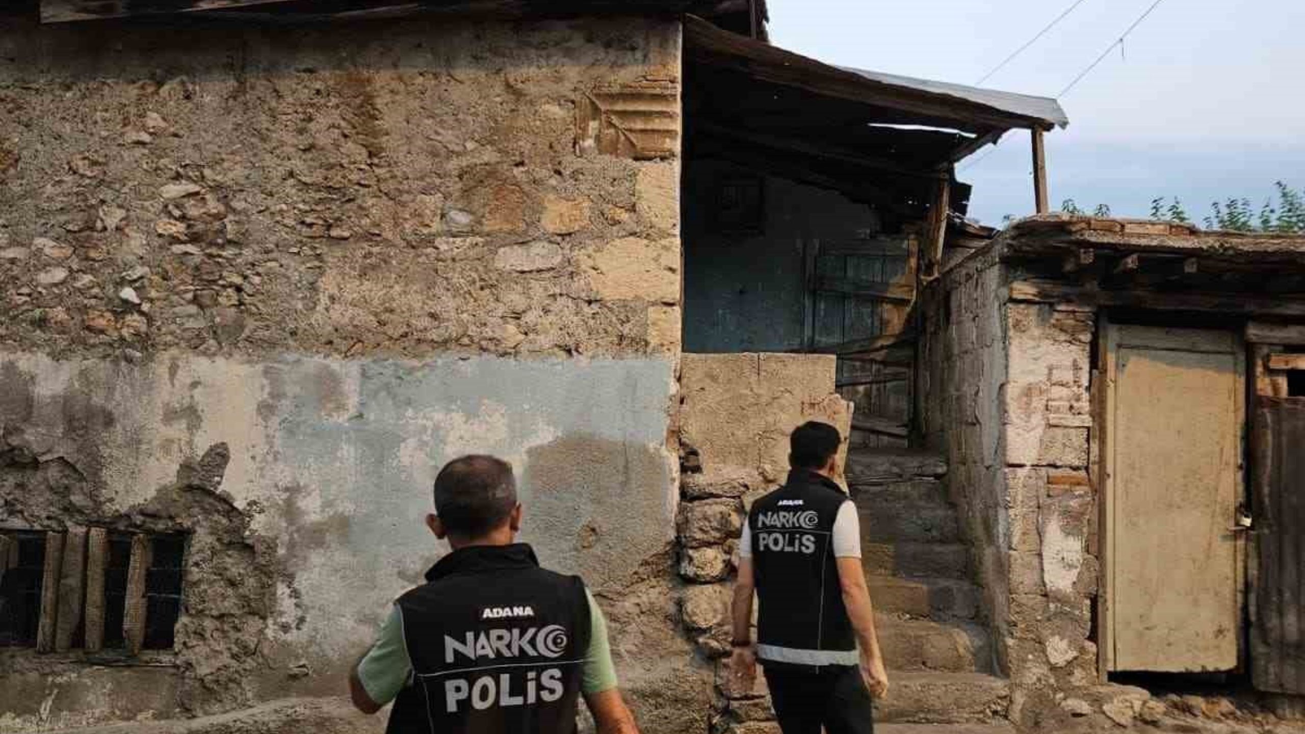 Kozan'da Terör Örgütü Üyesi Yakalandı (2)