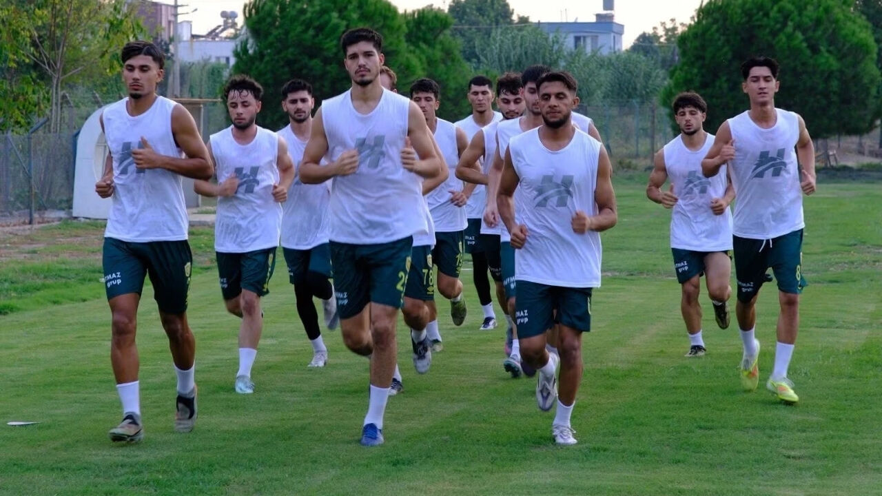 Mdgrup Osmaniyespor'un İlk İdmanından Detaylar (1)