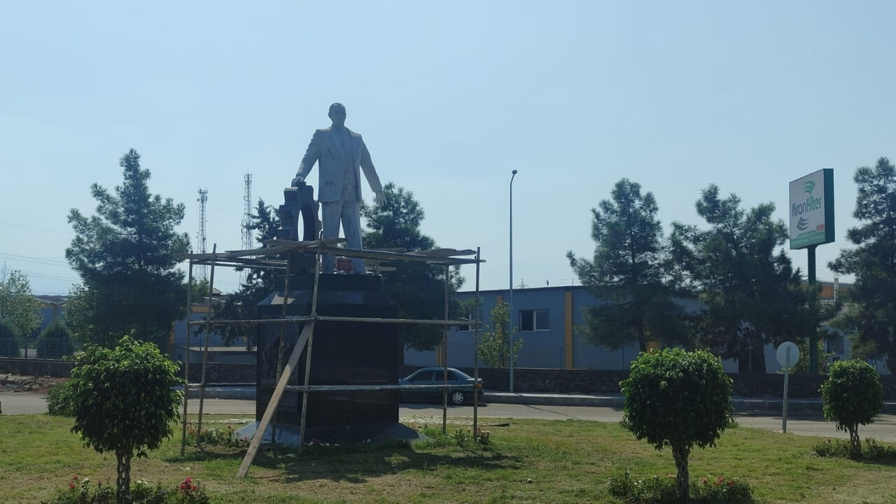 Osb Atatürk Heykeli