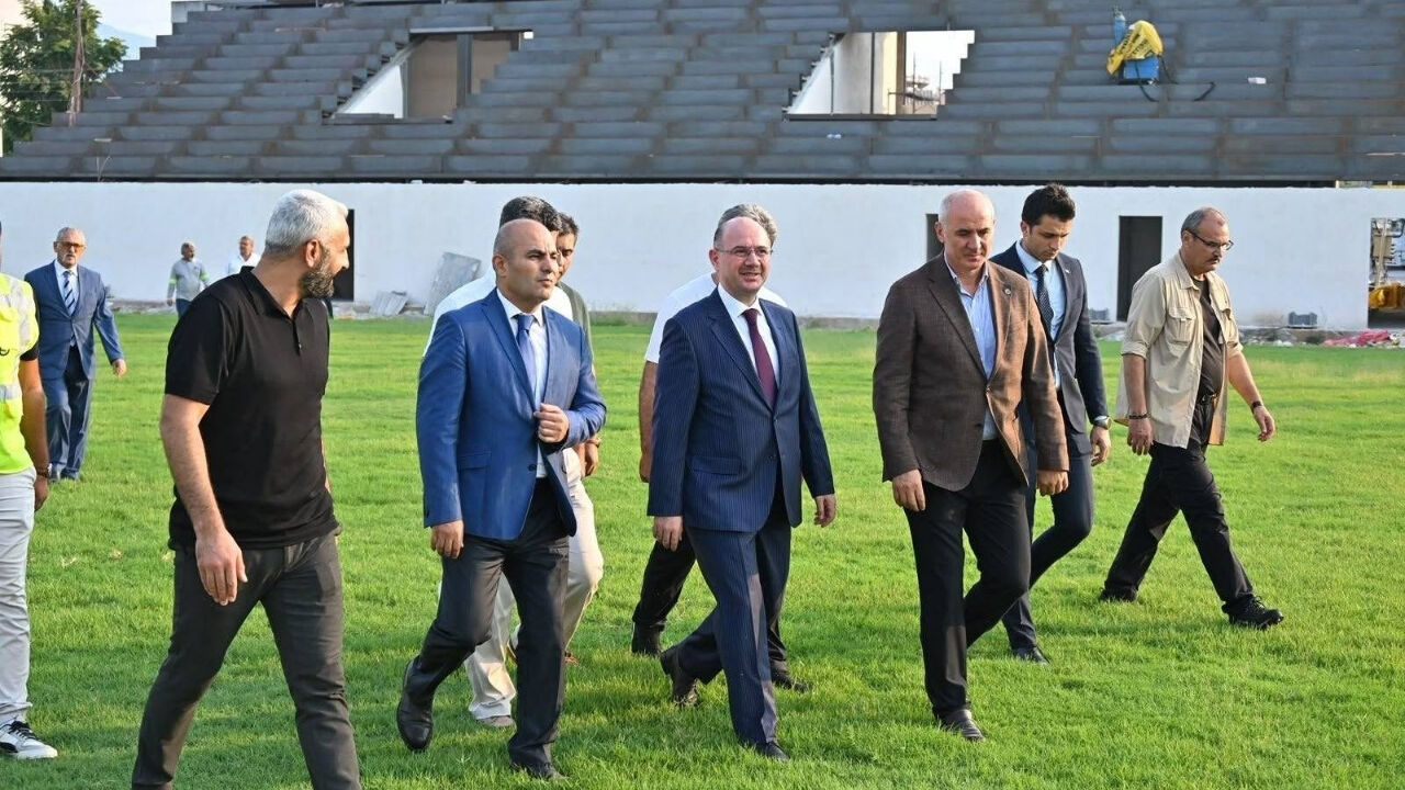 Osmaniye 7 Ocak Stadyumu'nda Geri Sayım! Yenileme Çalışmalarının Yüzde 75'I Tamamlandı! (1)