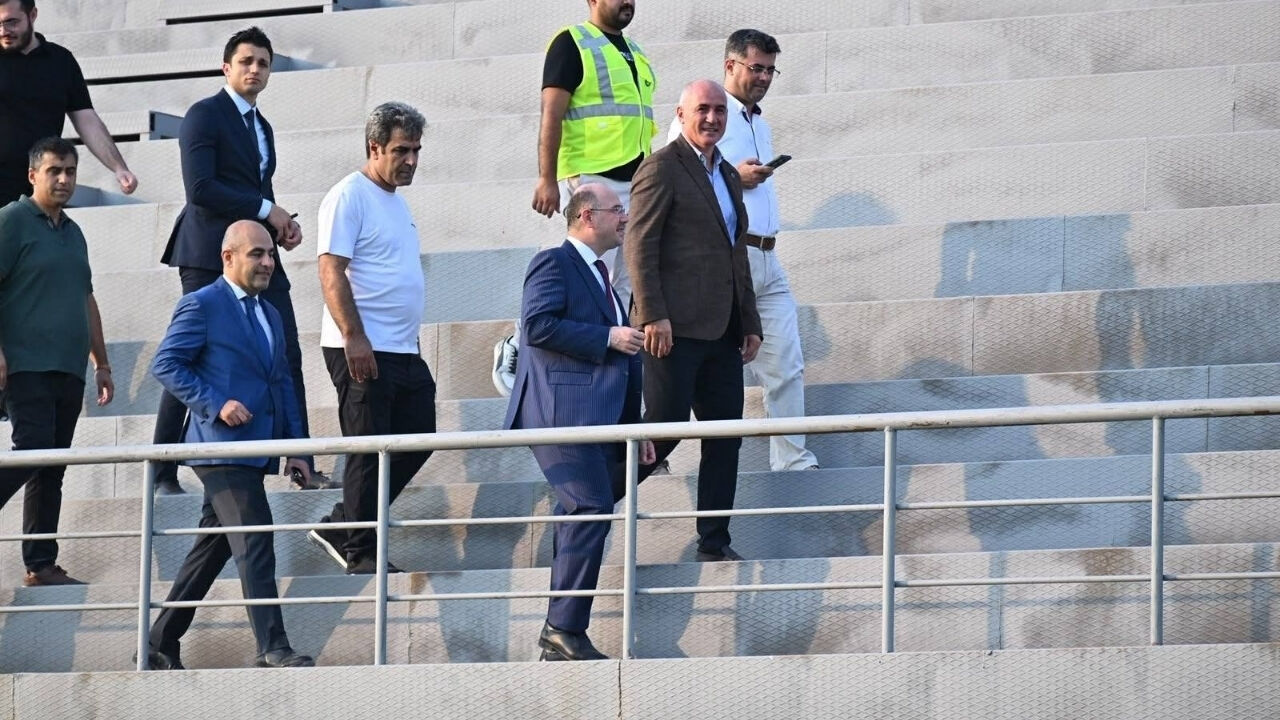 Osmaniye 7 Ocak Stadyumu'nda Geri Sayım! Yenileme Çalışmalarının Yüzde 75'I Tamamlandı! (2)