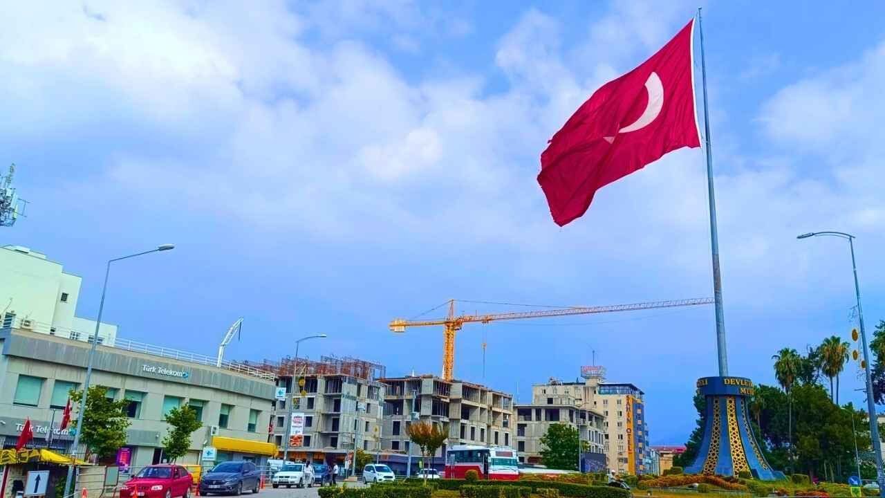 Osmaniye Devlet Bahçeli Meydanı (2)