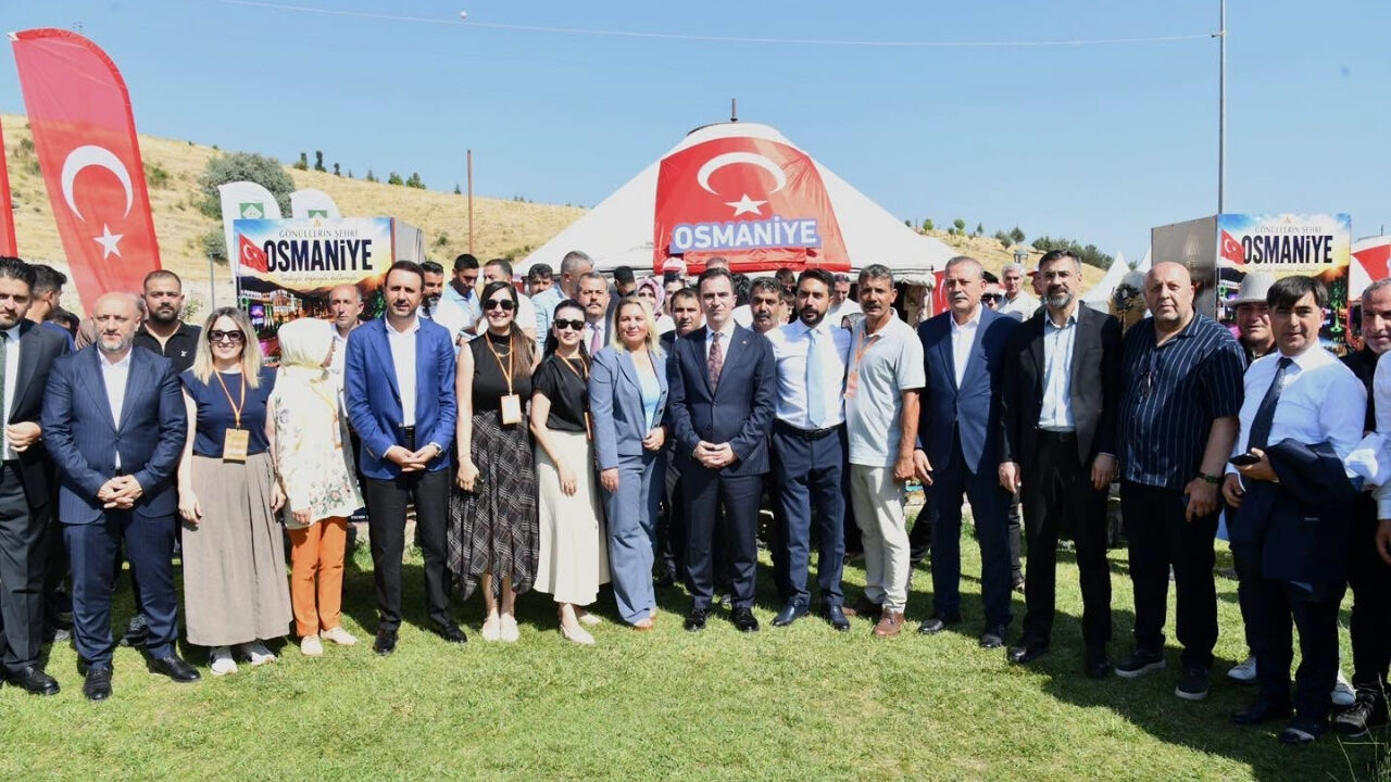 Osmaniye Tanıtım Otağı Protokolün İlgi Odağı Oldu (2)