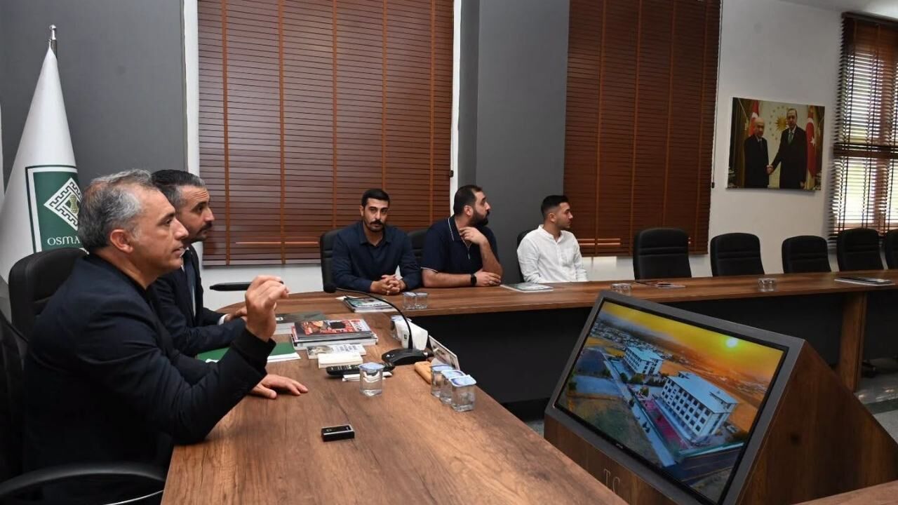 Osmaniye Ülkü Ocakları Yönetimi Belediye Başkanı İbrahim Çenet’le Görüştü (1)
