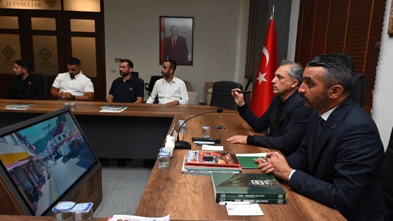 Osmaniye Ülkü Ocakları Yönetimi Belediye Başkanı İbrahim Çenet’le Görüştü (3)