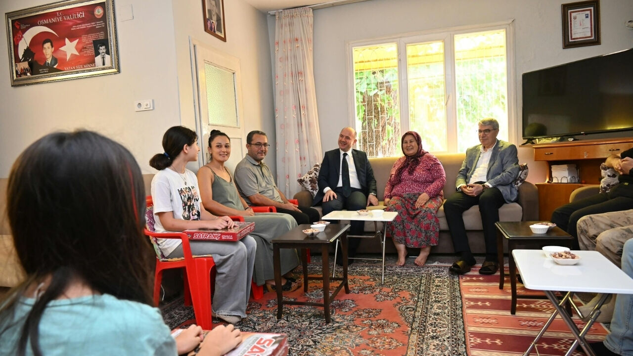 Osmaniye Valisi Serdengeçti Ve Milletvekili Gülsoy’dan Şehit Ailesine Vefa Ziyareti (1)