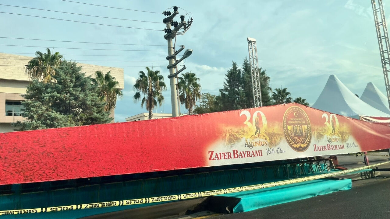 Osmaniye’de 30 Ağustos Kutlamalarında Bir K!