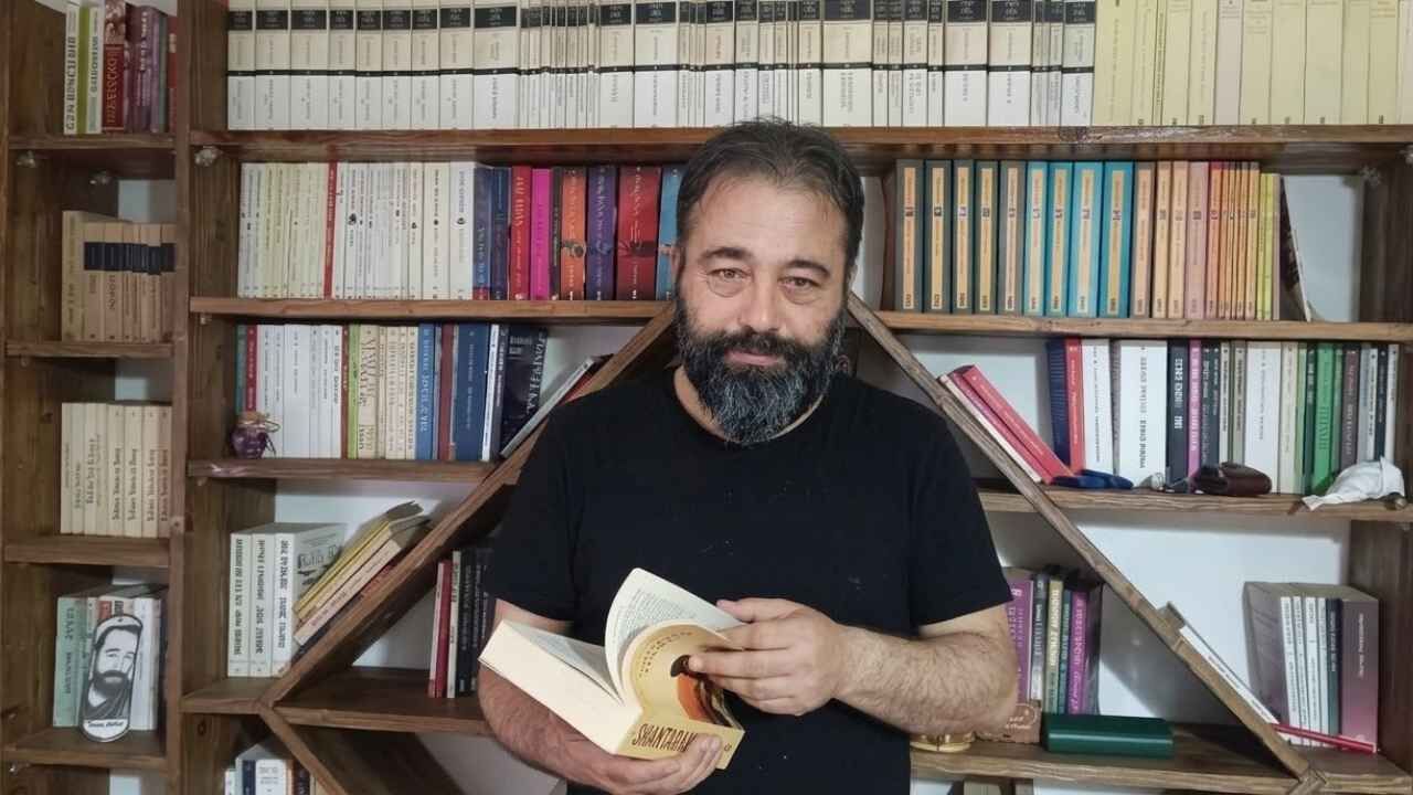 Osmaniye'de Gazetecinin Evi Adeta Kütüphane Gibi (1)