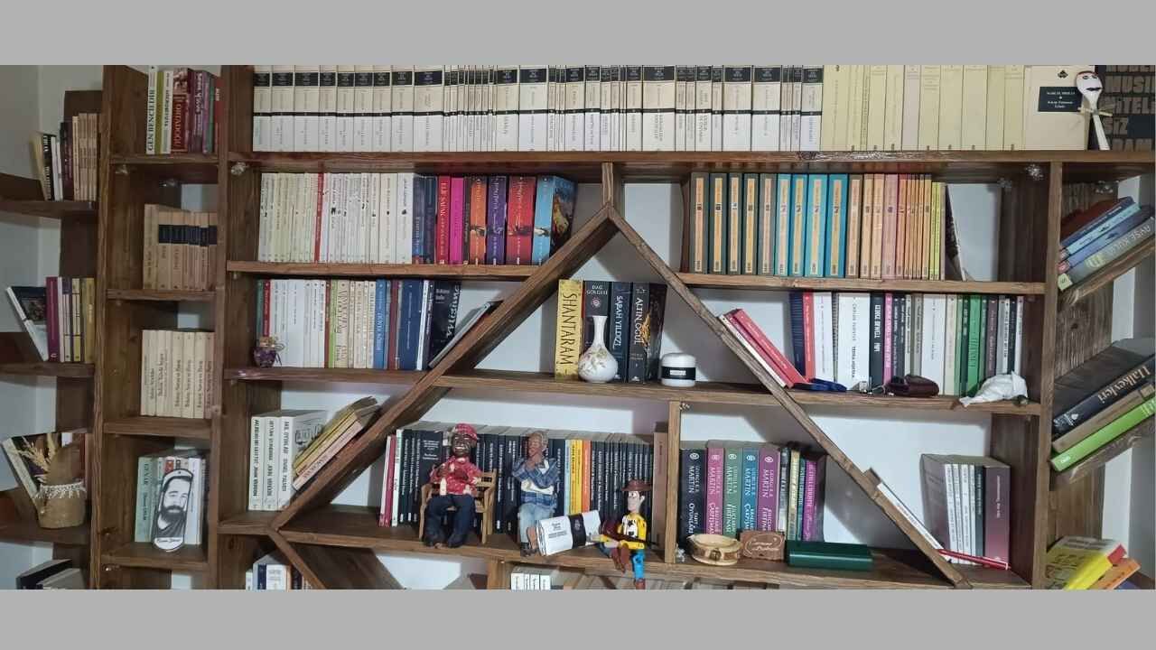 Osmaniye'de Gazetecinin Evi Adeta Kütüphane Gibi (5)