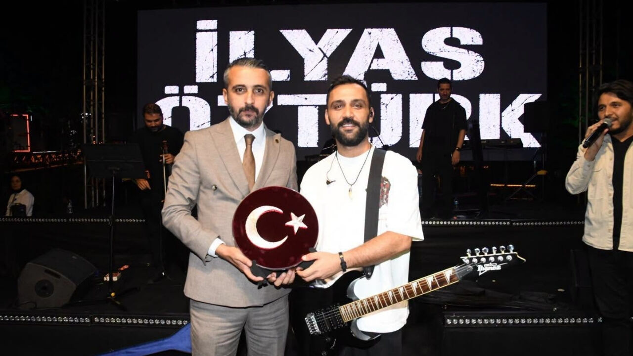 Osmaniye'de Şenlik Coşkusu Zirvede! İlyas Öztürk Zorkun'u Salladı! (1)