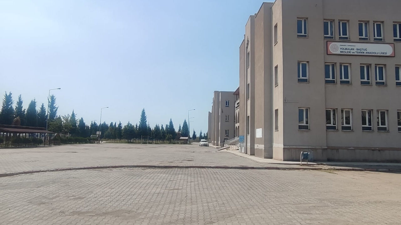 Osmaniye'deki Bu Lisede 1 Tane Bile Kız Öğrenci Yok! (5)