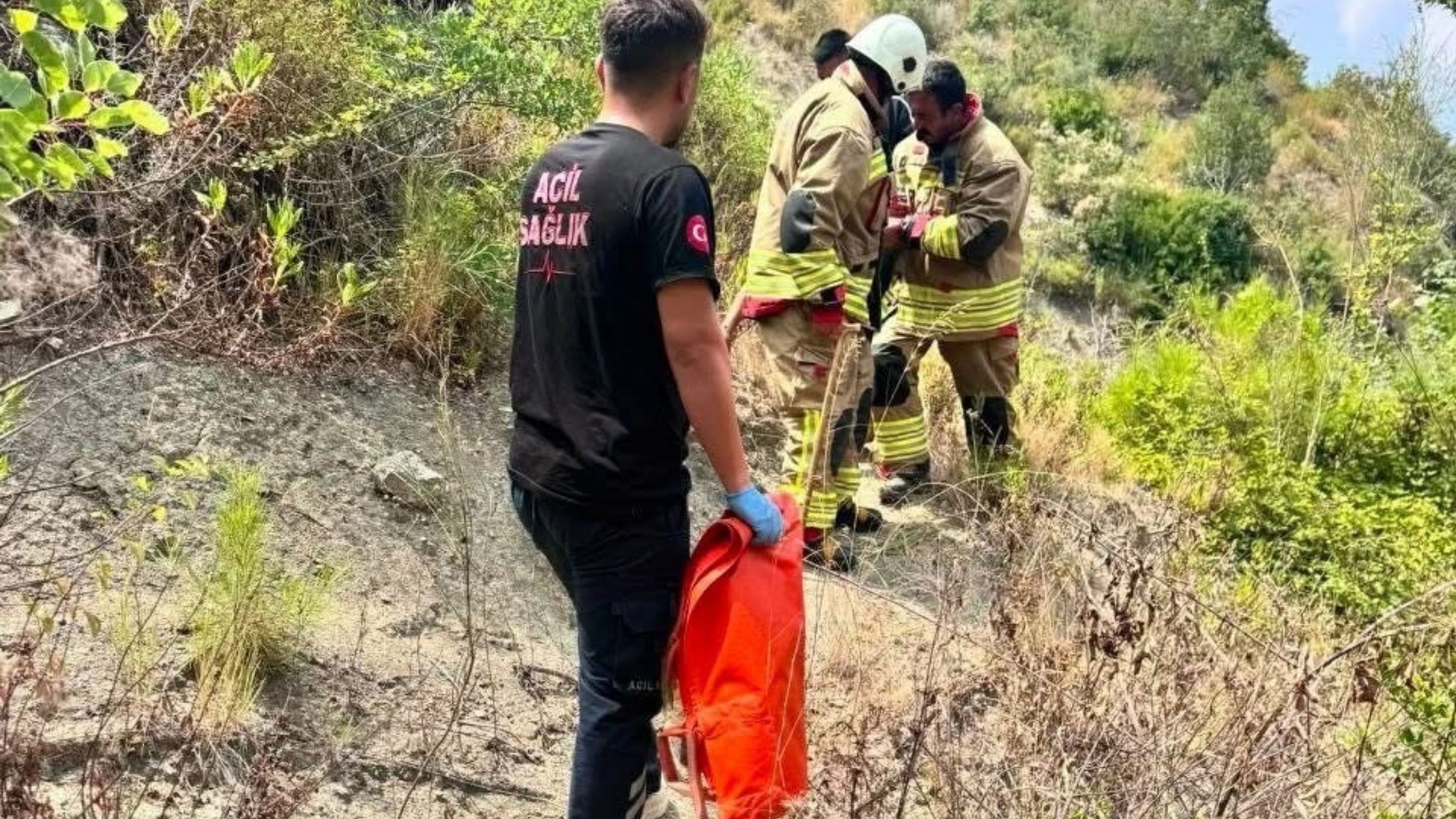 Sarp Arazide Düşerek Kaybolan Yaşlı Adamın Yardımına Ekipler Yetişti (2)