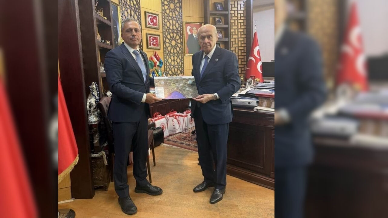 Başkan Çenet'ten Havalimanı Çıkışı Osmaniye İçin Elzem