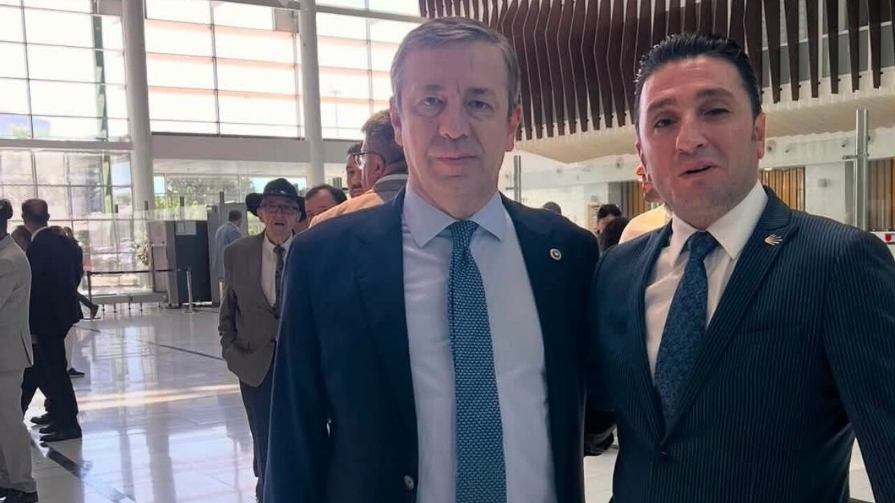 Chp Osmaniye İl Başkanı Rıza Tekerek, Kemal Kılıçdaroğlu’nu İzmir’de Karşıladı (2)