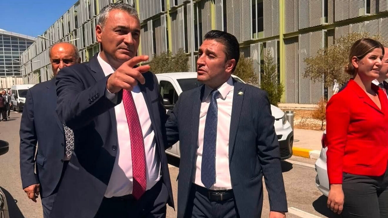Chp Osmaniye İl Başkanı Rıza Tekerek, Kemal Kılıçdaroğlu’nu İzmir’de Karşıladı (3)