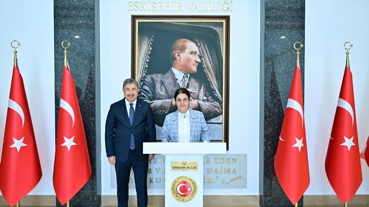 Derya Yanık’tan Eskişehir Valisi Dr. Erdinç Yılmaz’a Ziyaret (2)