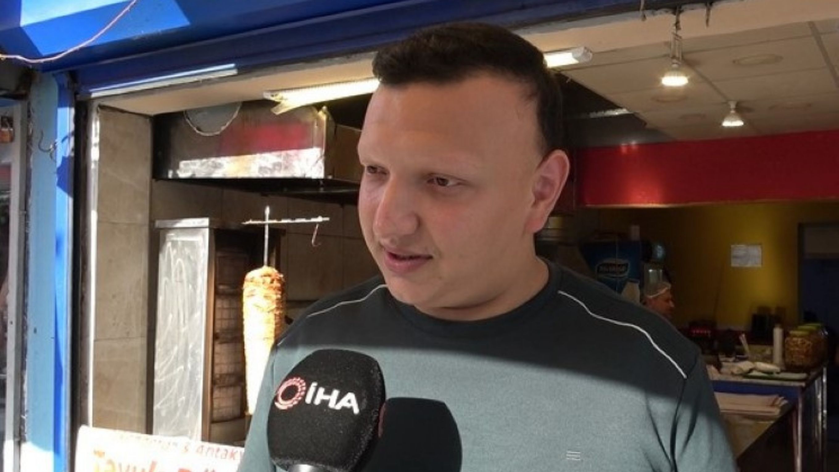 Hatay İskenderun'da Genç Girişimci Döneri Yüz Liraya Satıyor (2)