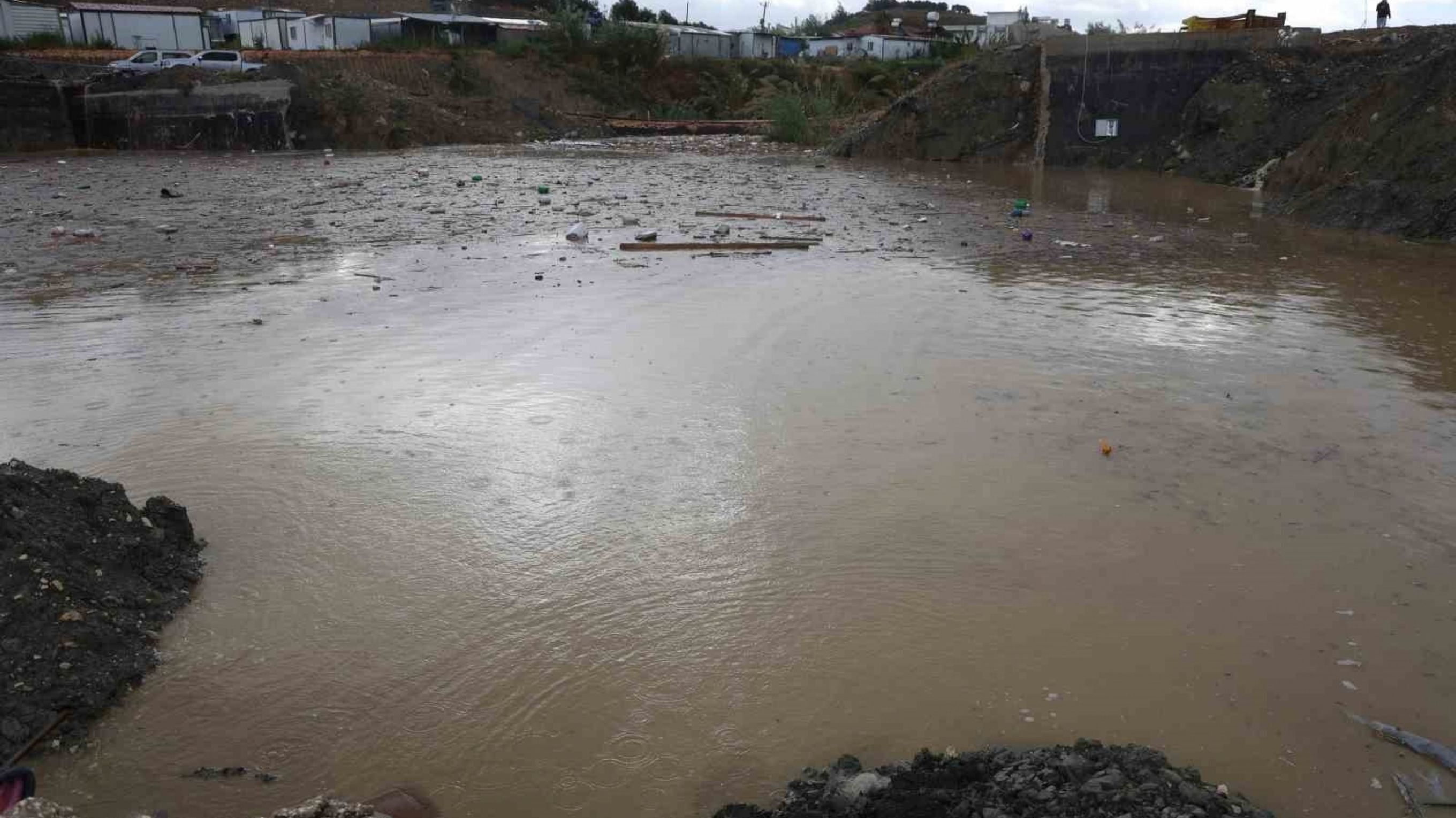 Hatay'da Şiddetli Yağış Derelerin Debisini Neden Artırdı