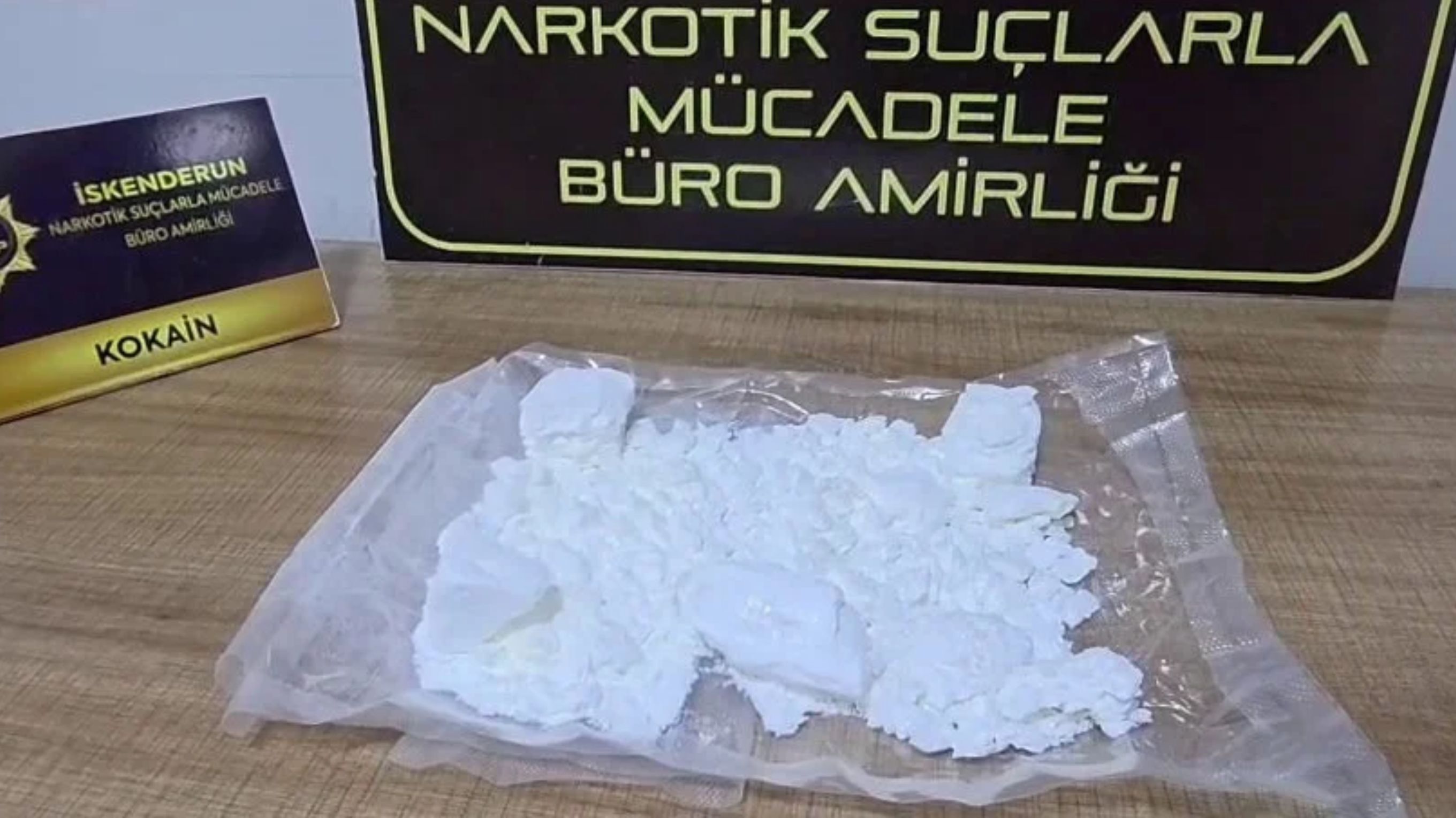 İskenderun'daki Operasyonda Otomobilde İki Yüz Bin Liralık Yasaklı Madde Yakalandı