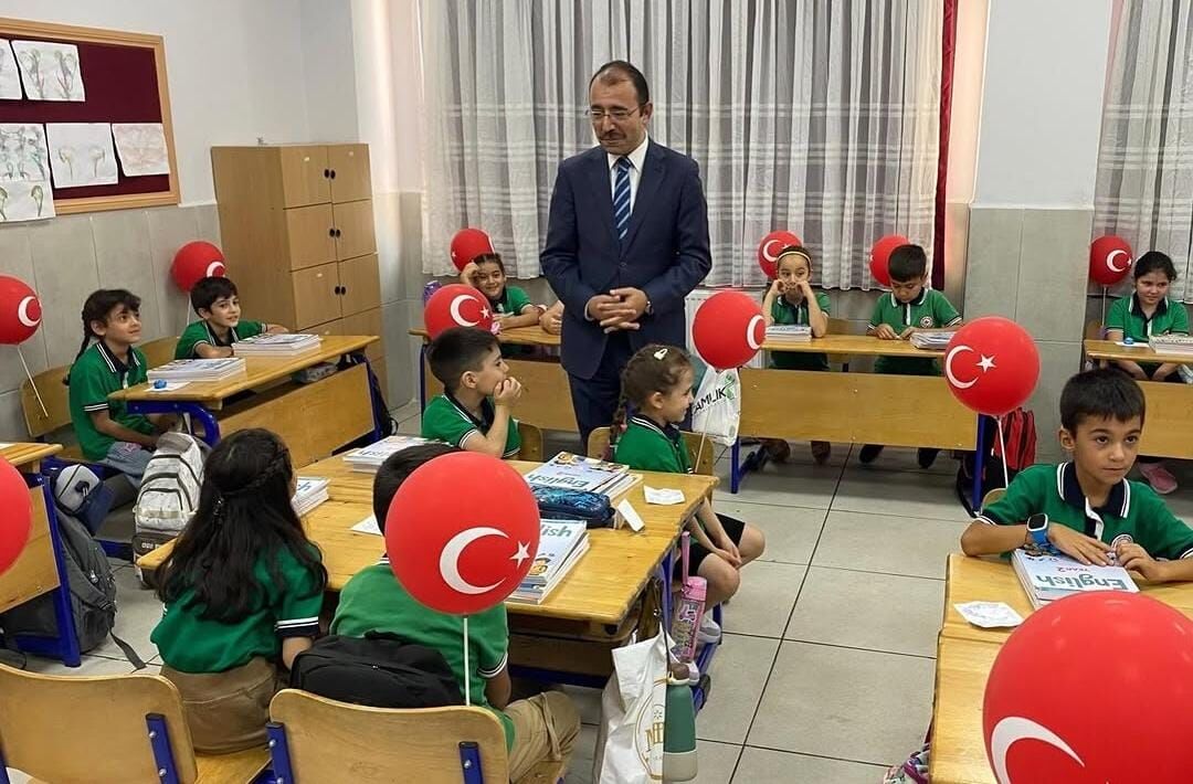 Kadirli’de İlköğretim Haftası Programında İlk Ders Zili Çaldı